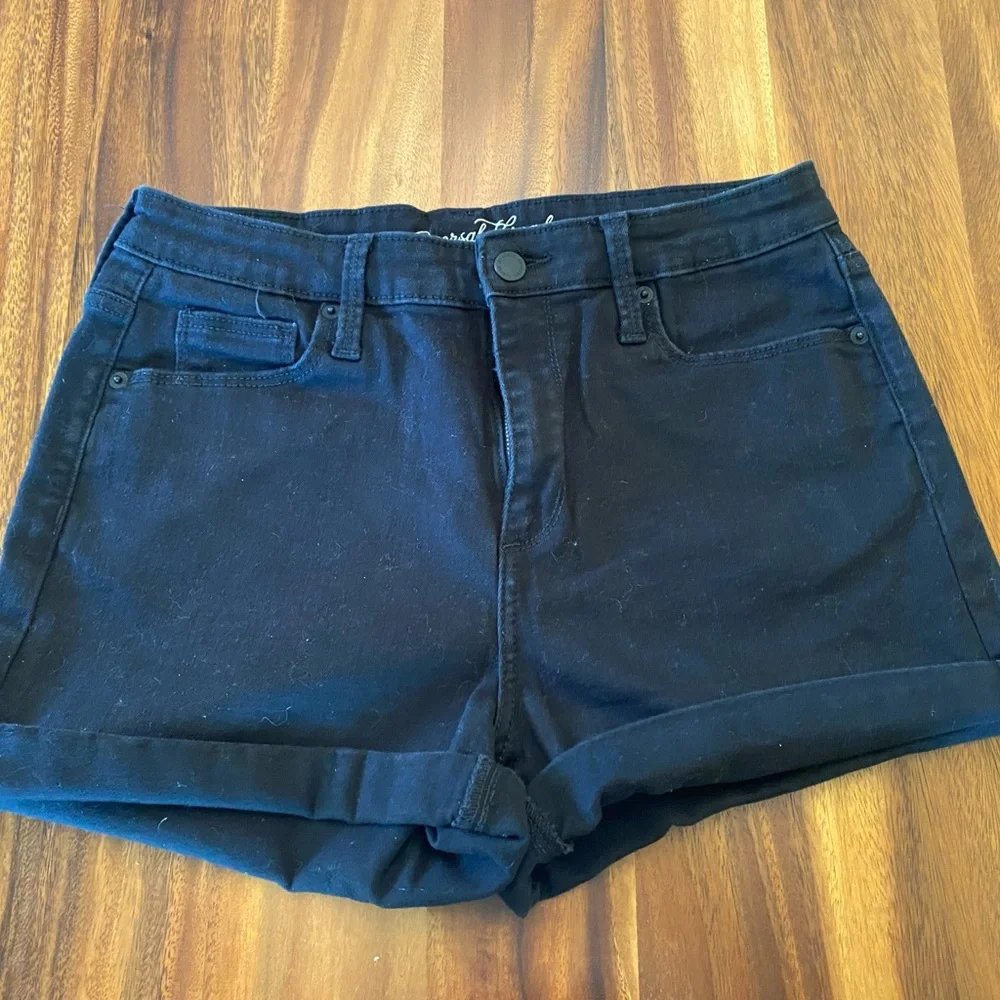 Universal Thread Women's Burgundy and Black Shorts - Picture 3 of 9